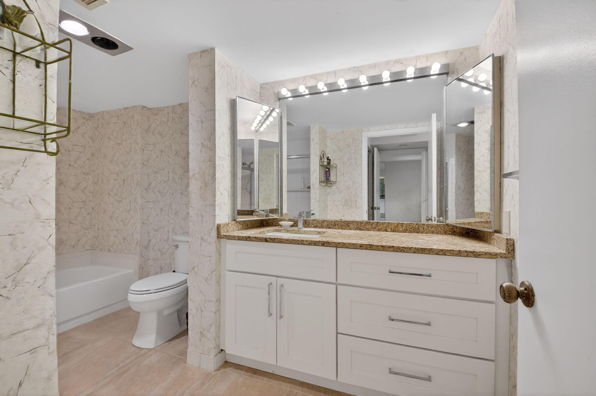 STRATFORD AT HUNTERS RUN CONDO - Residential