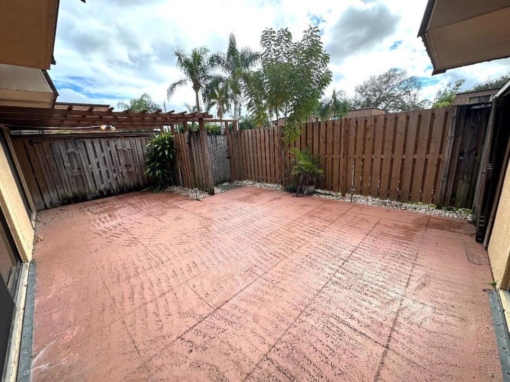 SHERWOOD LAKES - Residential