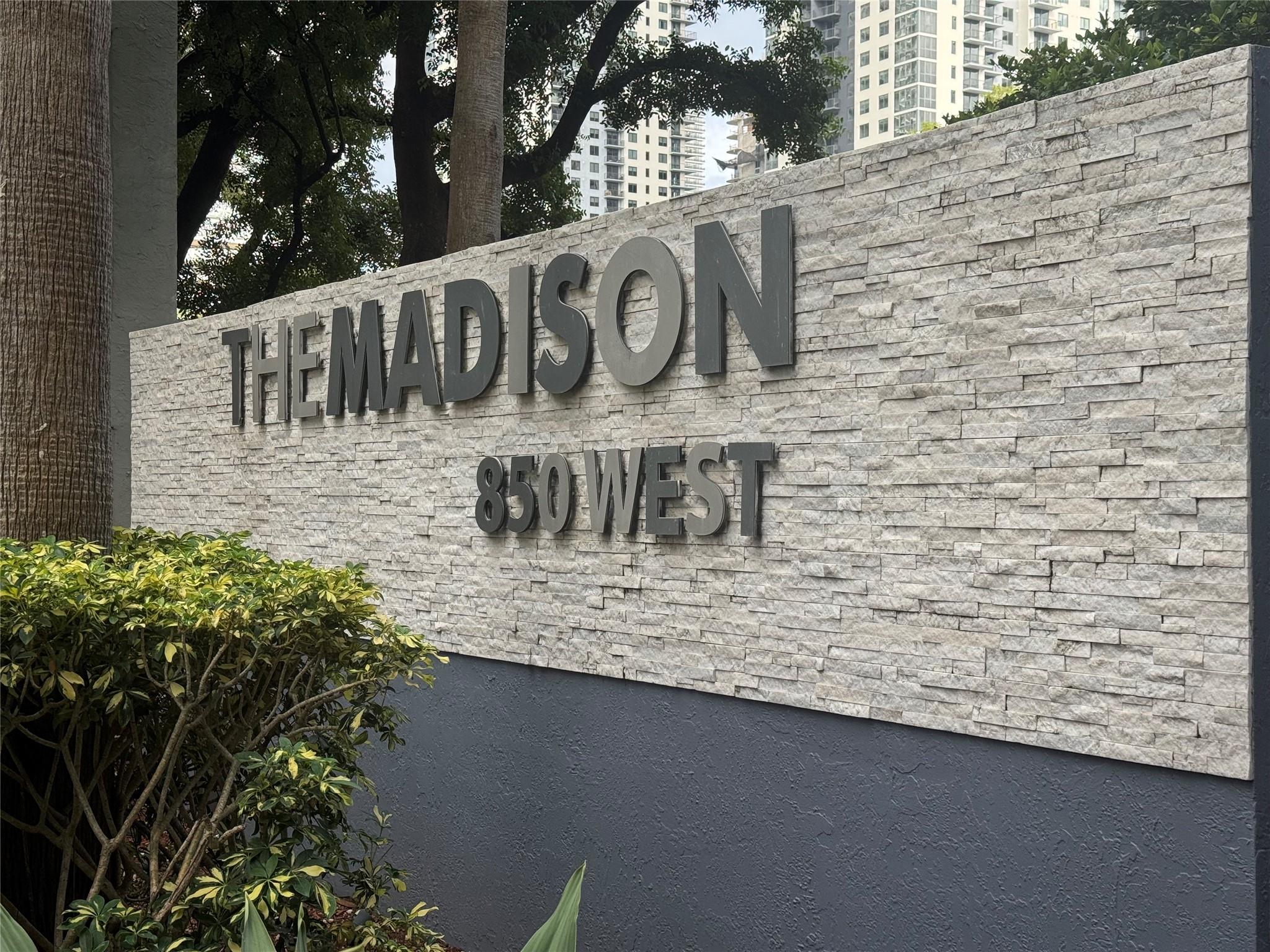 Beautifully Furnished Condo in Downtown Miami. This stunning condo offers modern living with SS appliances., laminate/tile flooring & private balcony with breathtaking views of the city skyline. Located in a gated community, the residence combines comfort, convenience & luxury. Enjoy an array of resort-style amenities including a clubhouse, fitness center, tennis & volleyball courts, a billiard & card room, scenic walking/jogging paths, swimming pool, hot tub, outdoor grilling & 24/7 security. Ideally situated just steps from the vibrant Miami World Center, offering premier dining, shopping & entertainment options. Nearby attractions include the Adrienne Arsht Center & more.