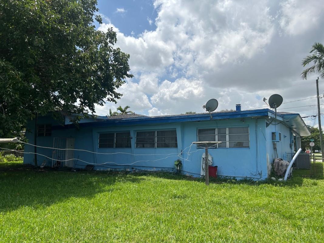 8841 NW 14th Ave