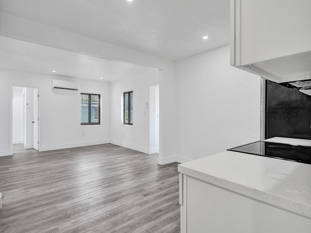 Oak Grove 27-16 B - Residential Income