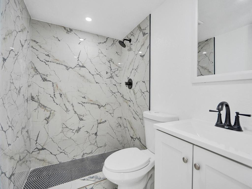 Oak Grove 27-16 B - Residential Income