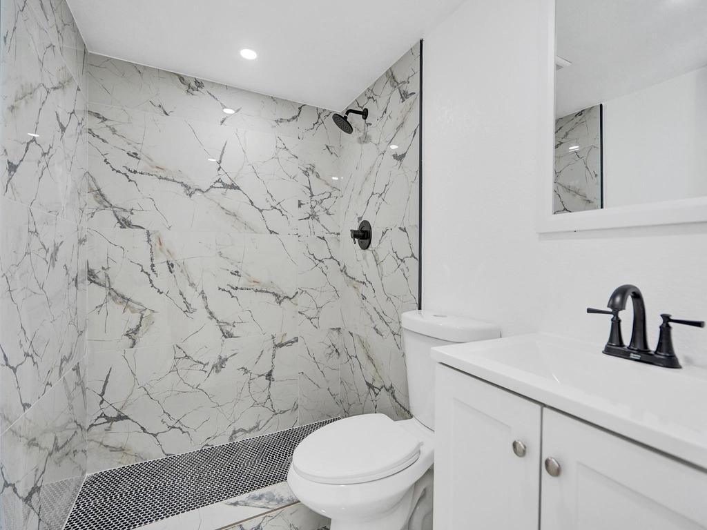 Oak Grove 27-16 B - Residential Income