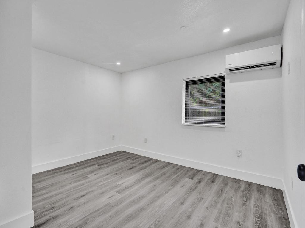 Oak Grove 27-16 B - Residential Income