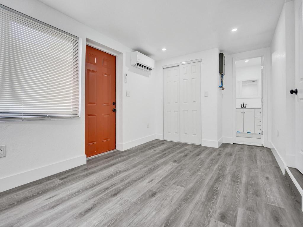 Oak Grove 27-16 B - Residential Income