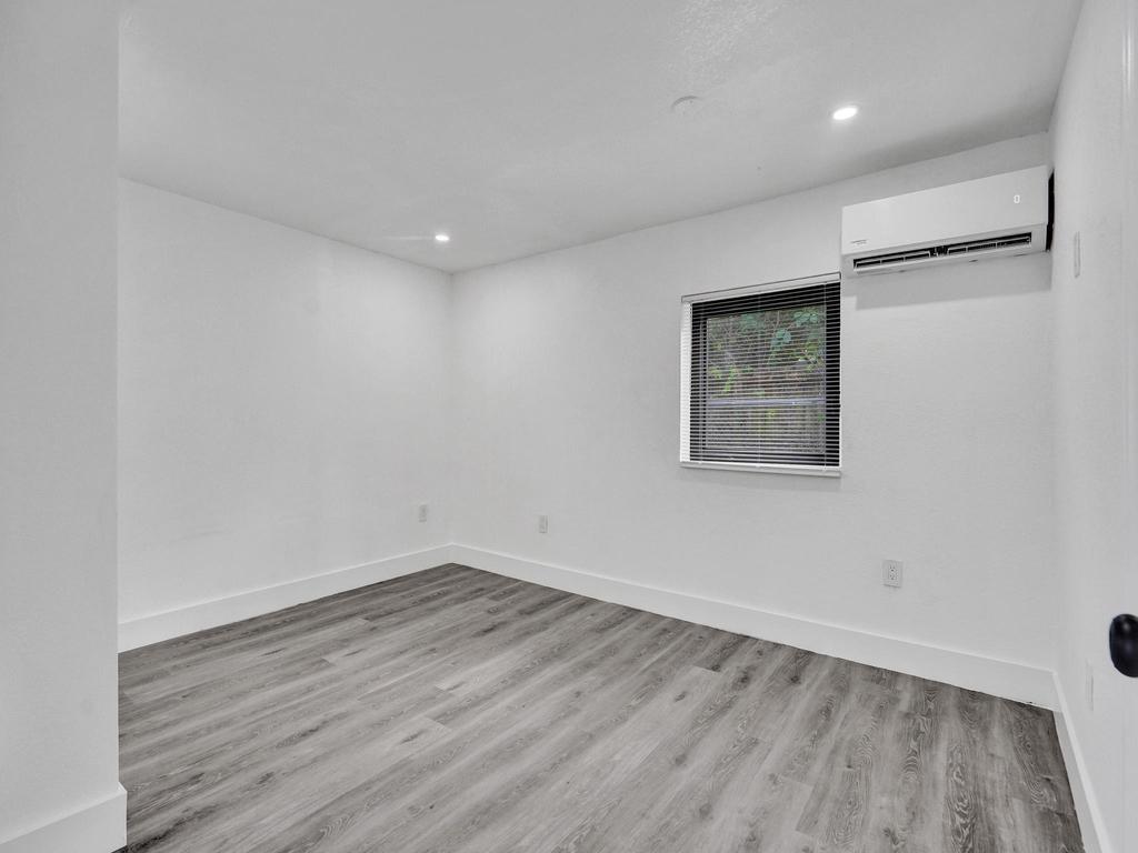 Oak Grove 27-16 B - Residential Income