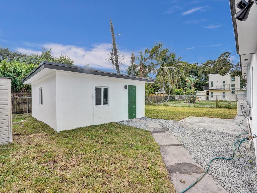 Oak Grove 27-16 B - Residential Income