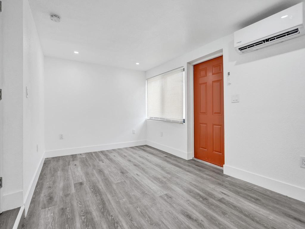 Oak Grove 27-16 B - Residential Income