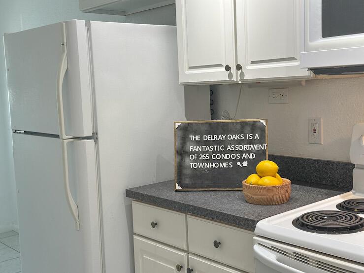 DELRAY OAKS CONDO - Residential