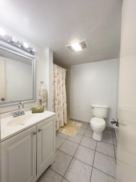 DELRAY OAKS CONDO - Residential