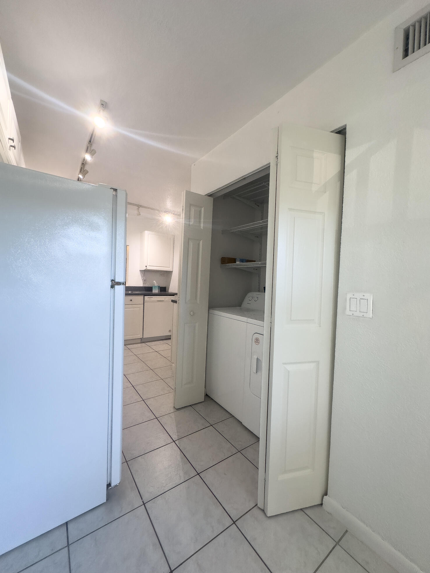 DELRAY OAKS CONDO - Residential