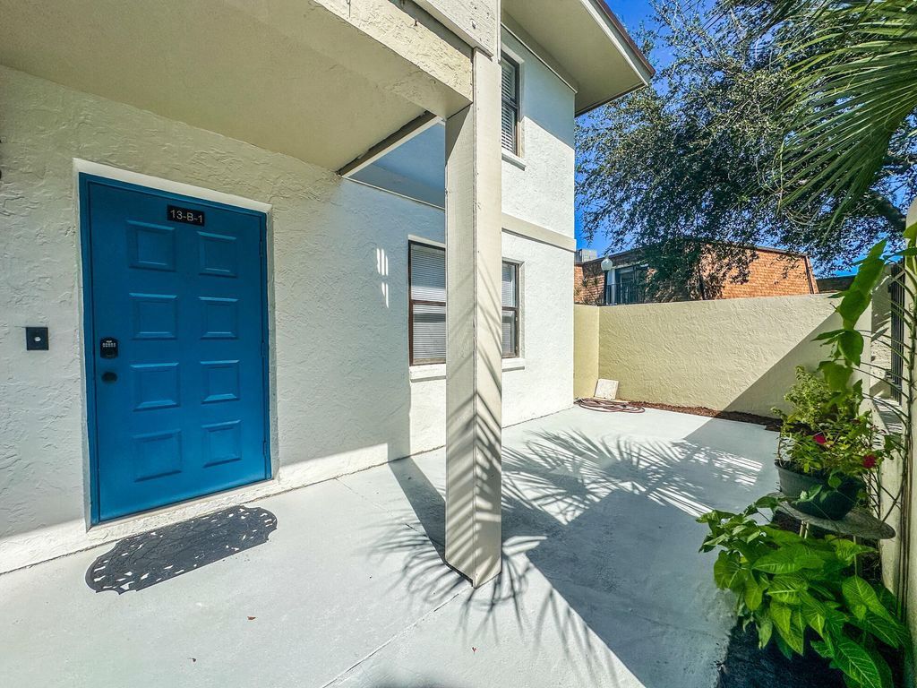 Photo of 3130 SW 20th Terrace #13b1, Delray Beach, FL 33445 (MLS # R11150107)