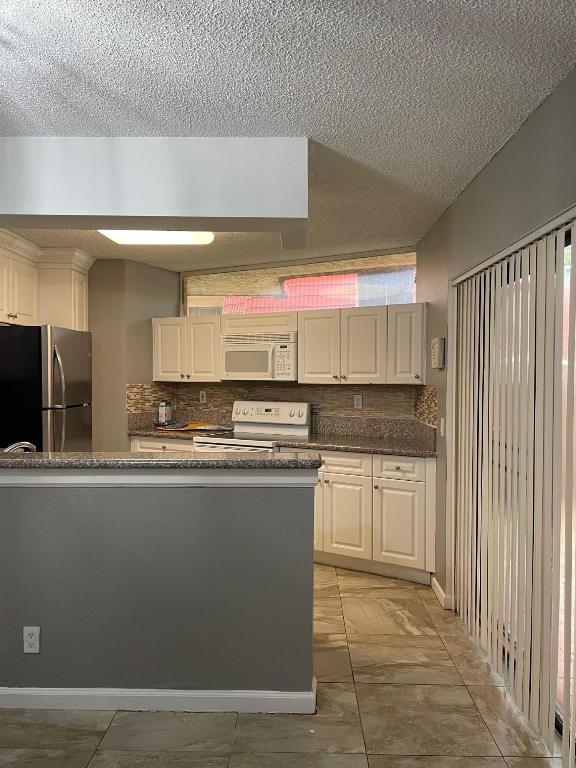 BOCA RIO NORTH - Residential Lease