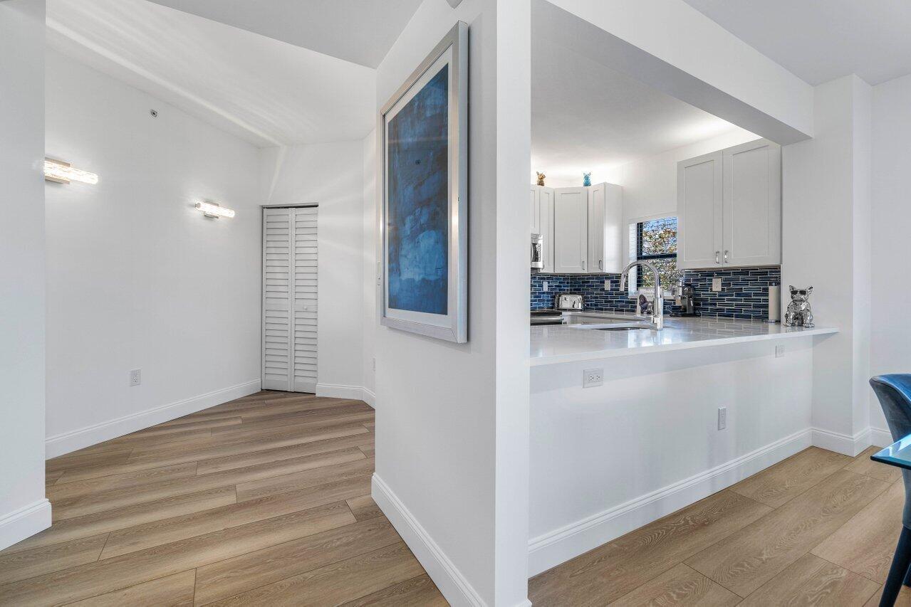 300 Uno Lago Drive 401