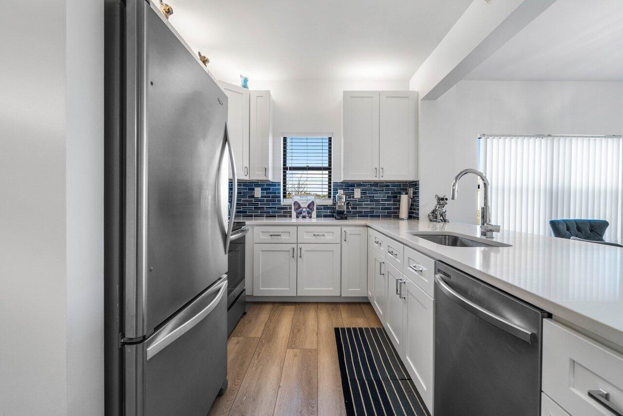 300 Uno Lago Drive 401