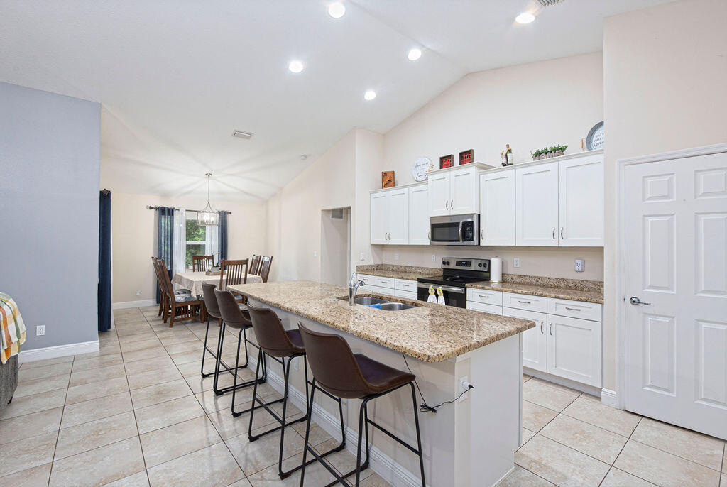 PORT ST LUCIE SECTION 7 - Residential