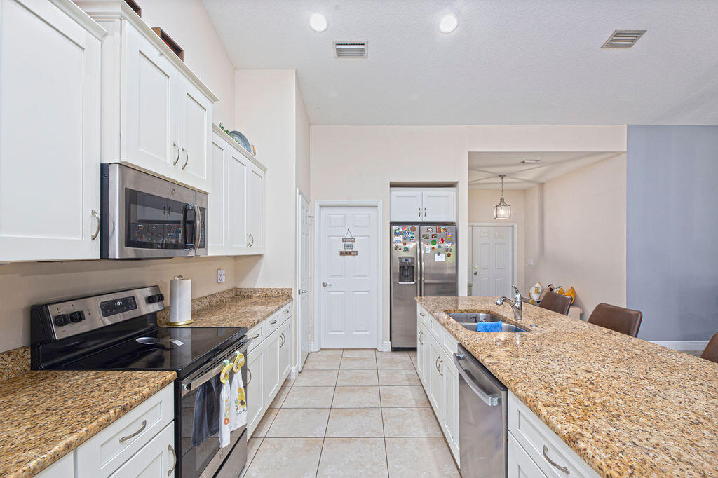 PORT ST LUCIE SECTION 7 - Residential