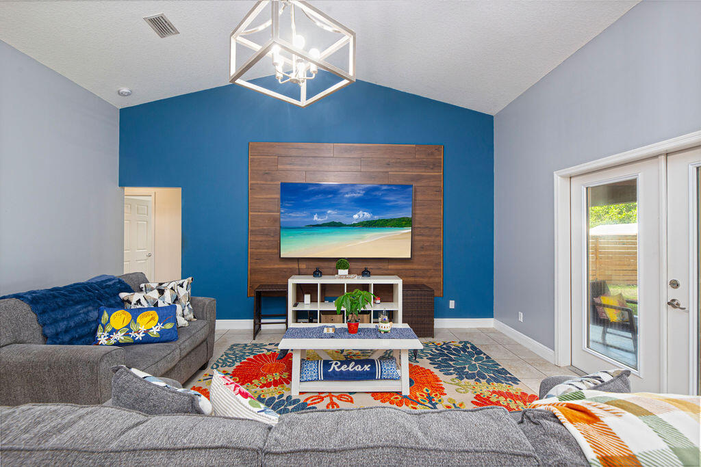 PORT ST LUCIE SECTION 7 - Residential