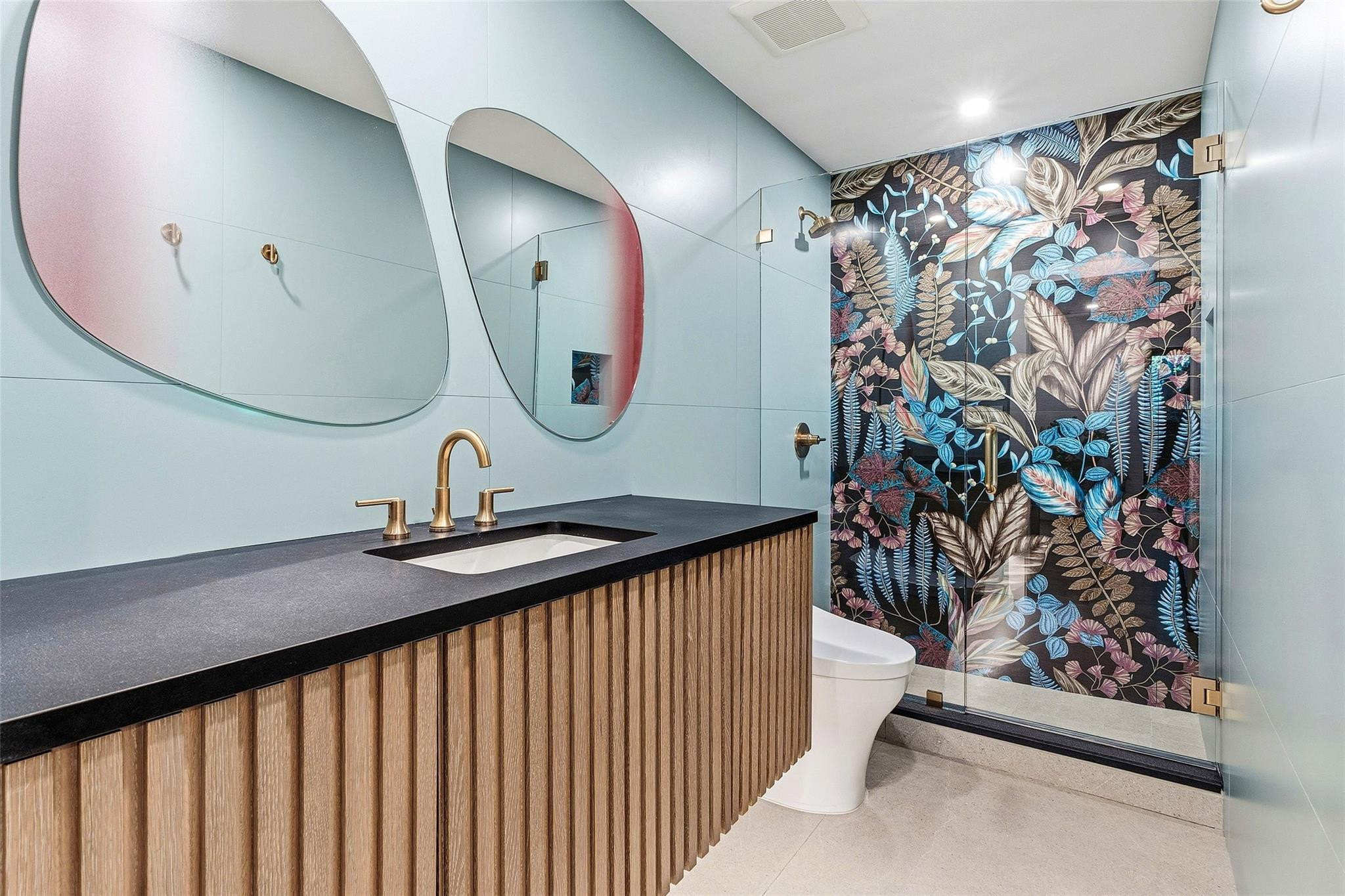 LONG LAKE ESTATES - Residential