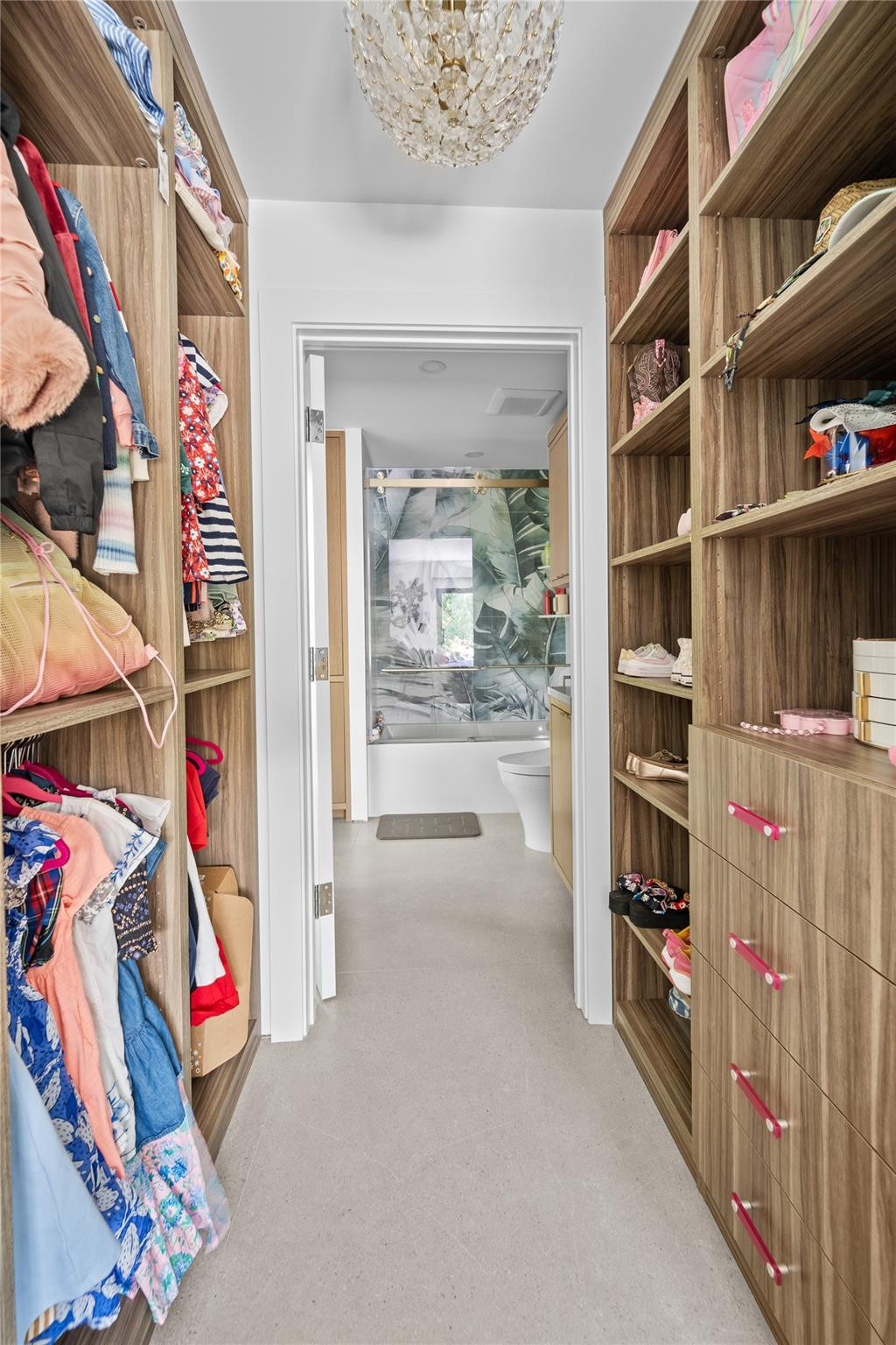 LONG LAKE ESTATES - Residential