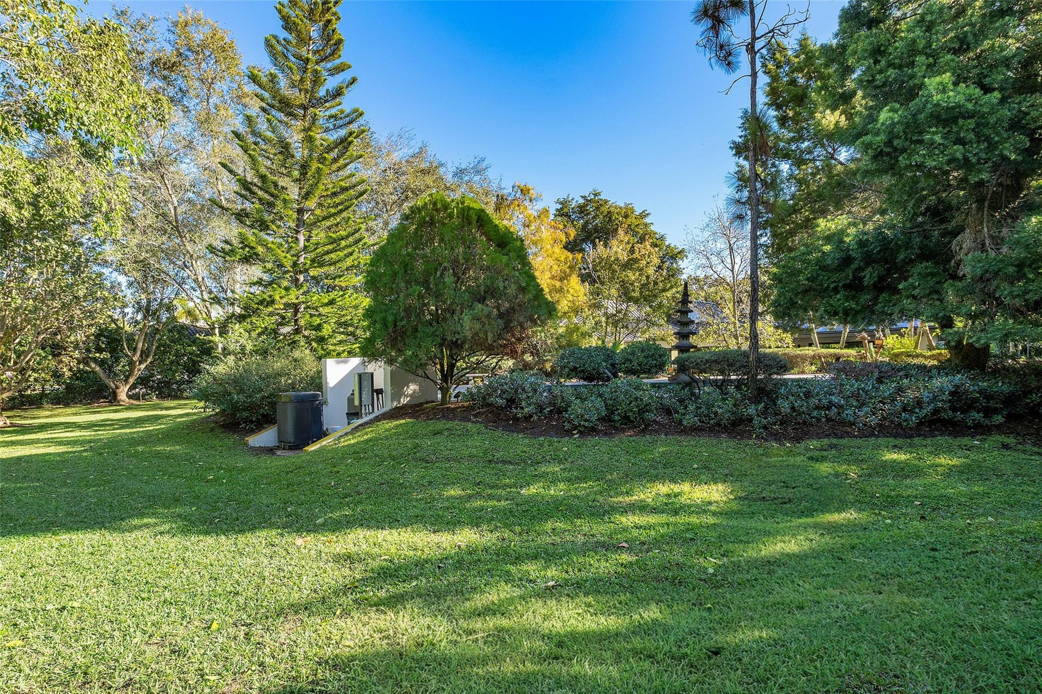 LONG LAKE ESTATES - Residential