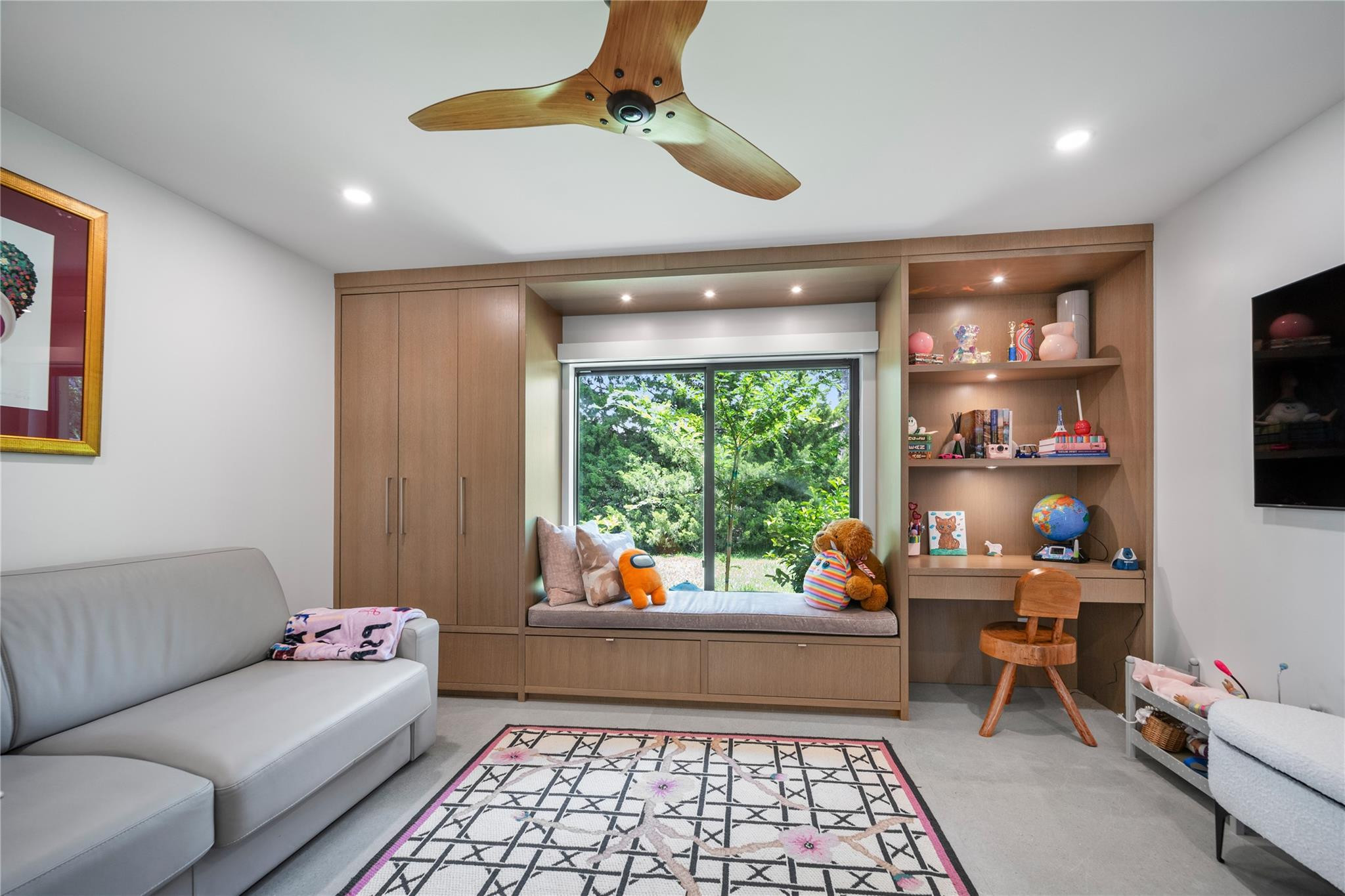 LONG LAKE ESTATES - Residential