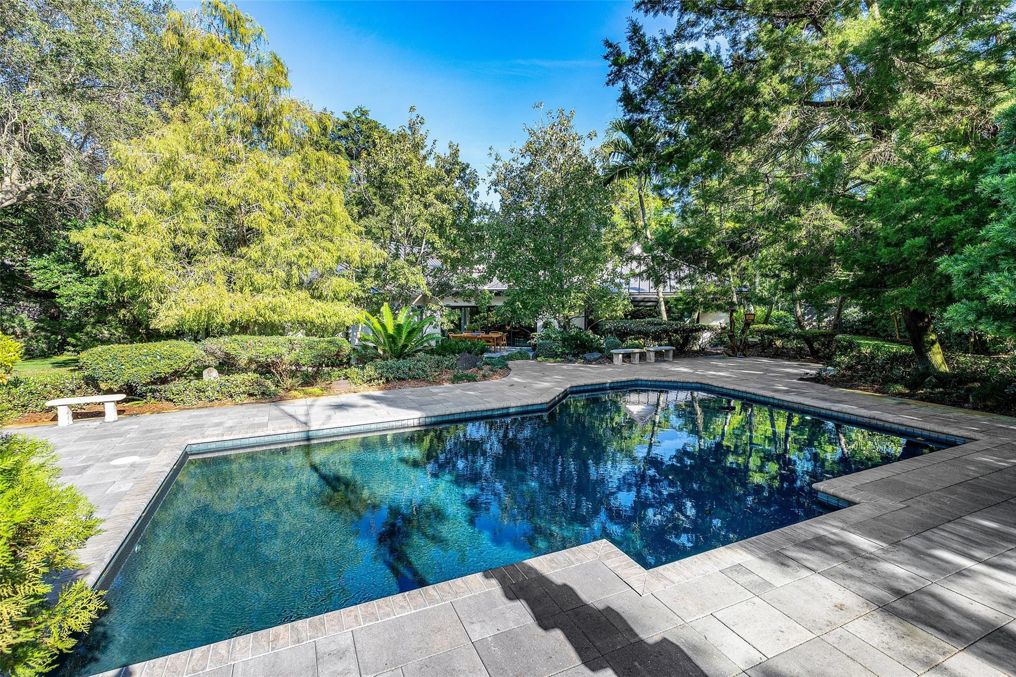 LONG LAKE ESTATES - Residential