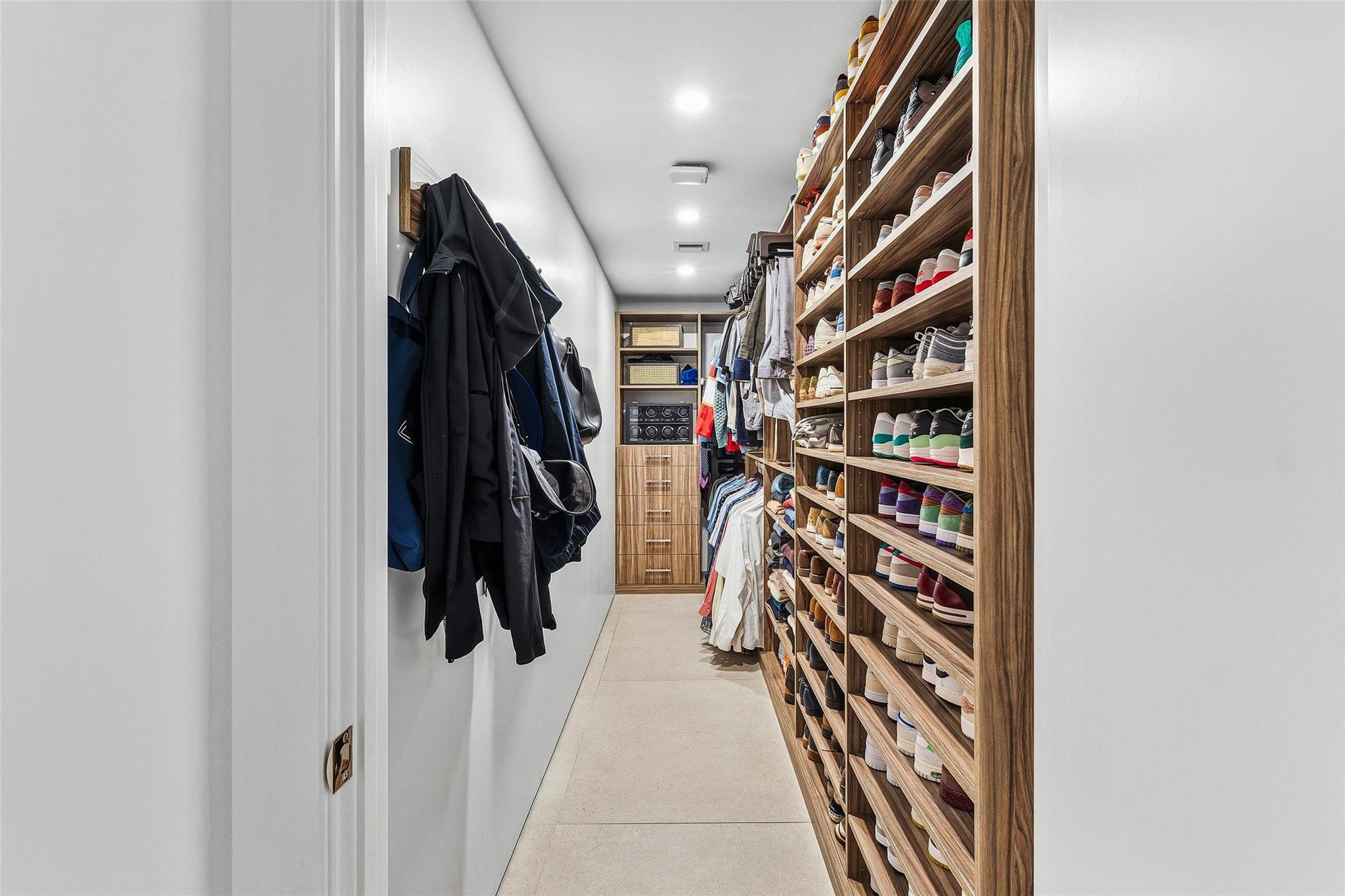 LONG LAKE ESTATES - Residential