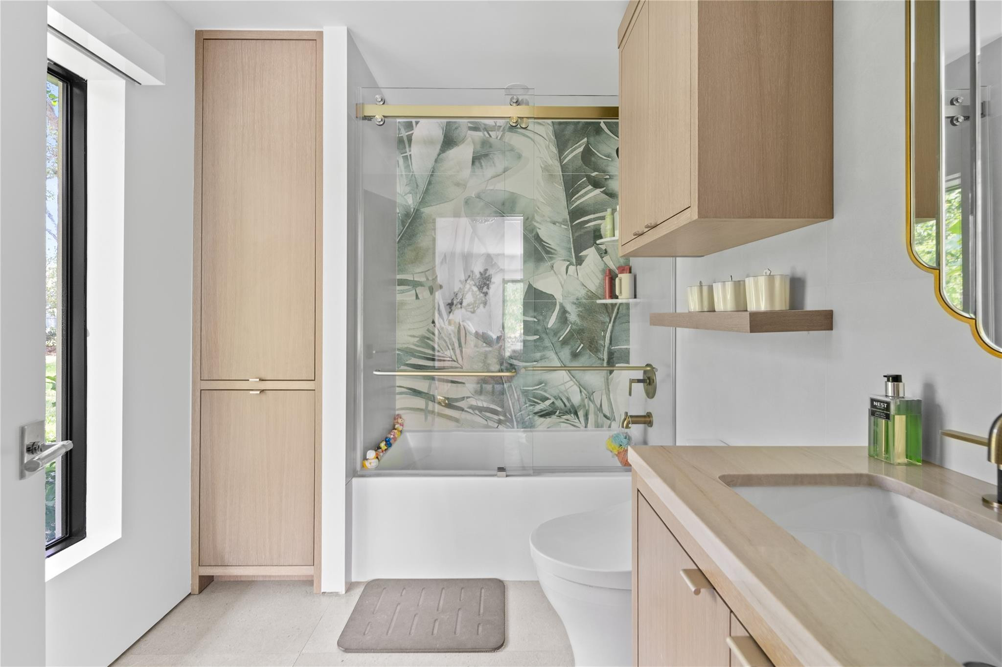 LONG LAKE ESTATES - Residential