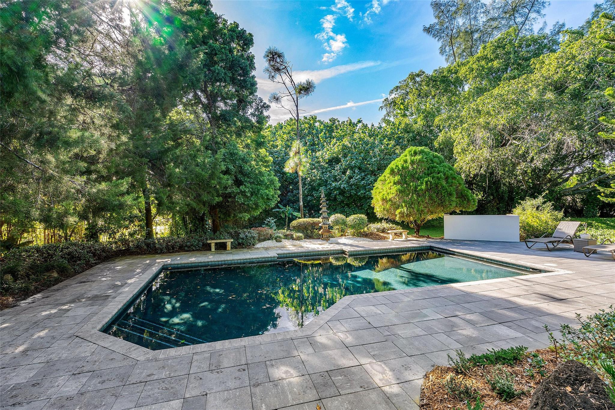 LONG LAKE ESTATES - Residential