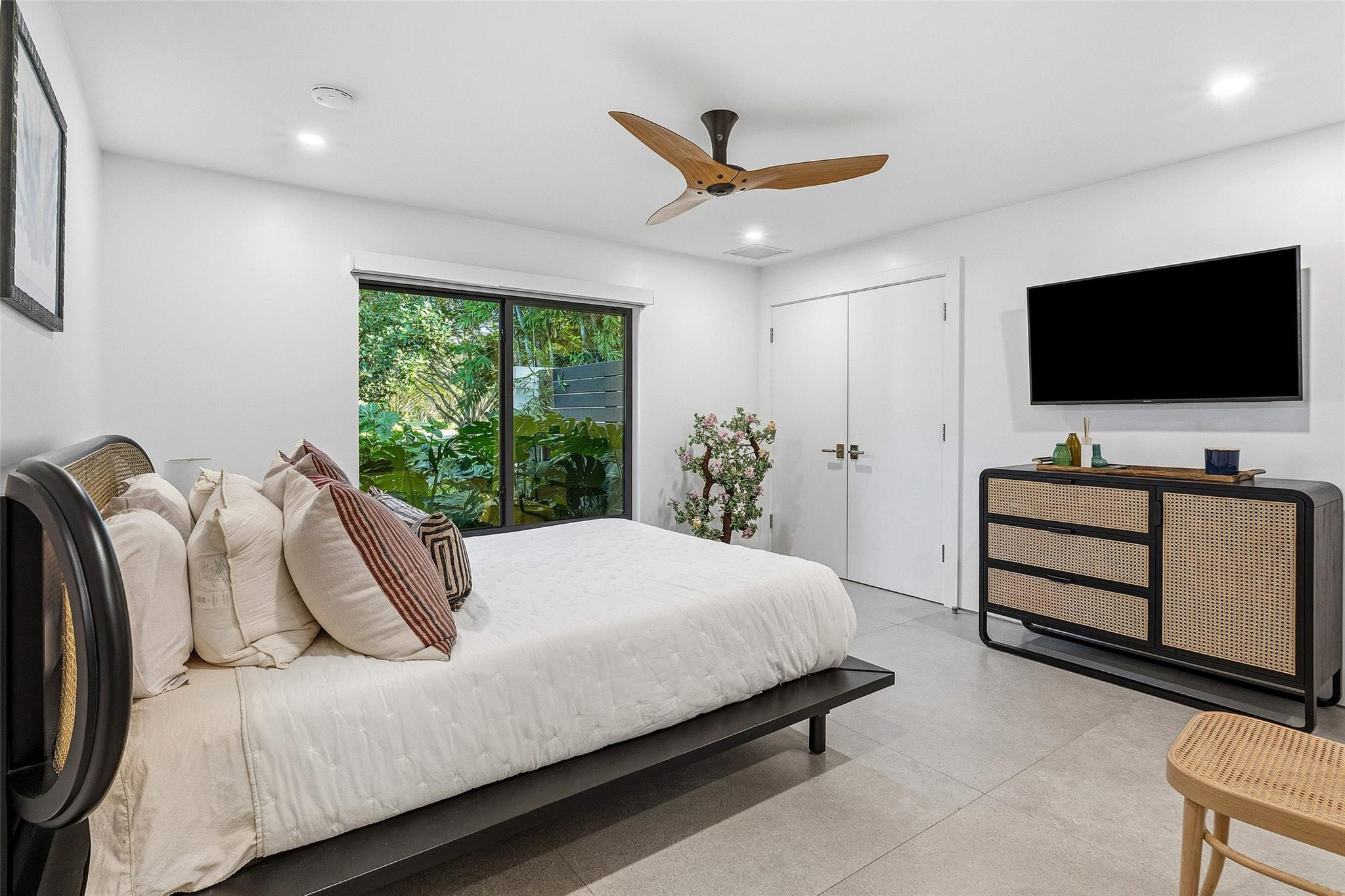 LONG LAKE ESTATES - Residential