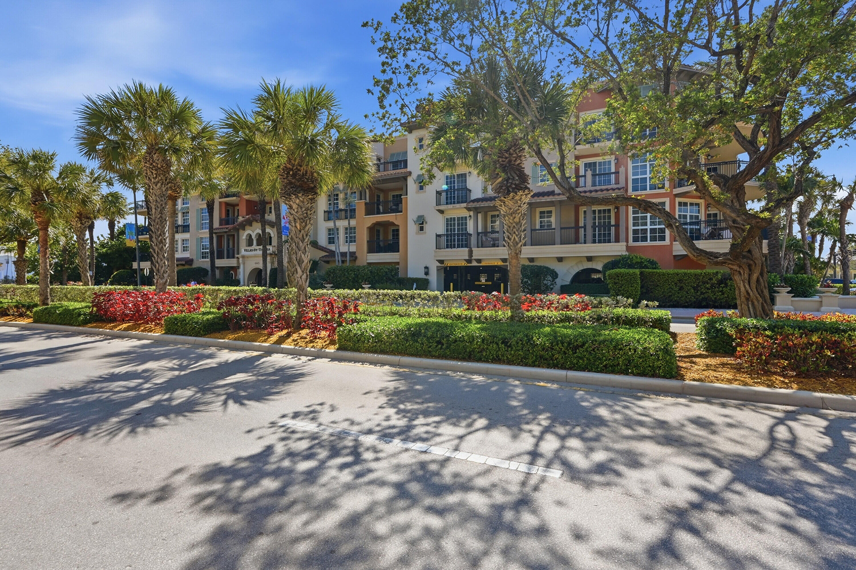 VILLAS BY THE SEA - Residential