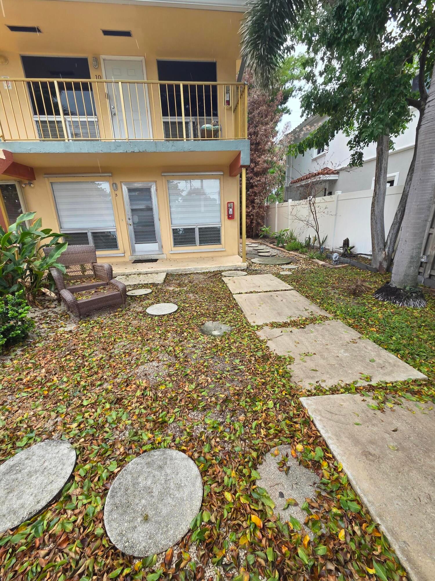 2716 NE 30TH Place 105C