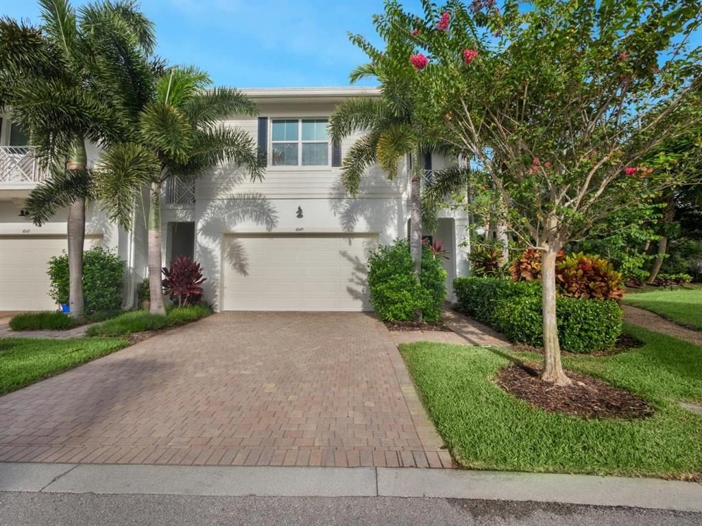 Photo of 4049 Kingston Lane, Palm Beach Gardens, FL 33418 (MLS # R10740186)