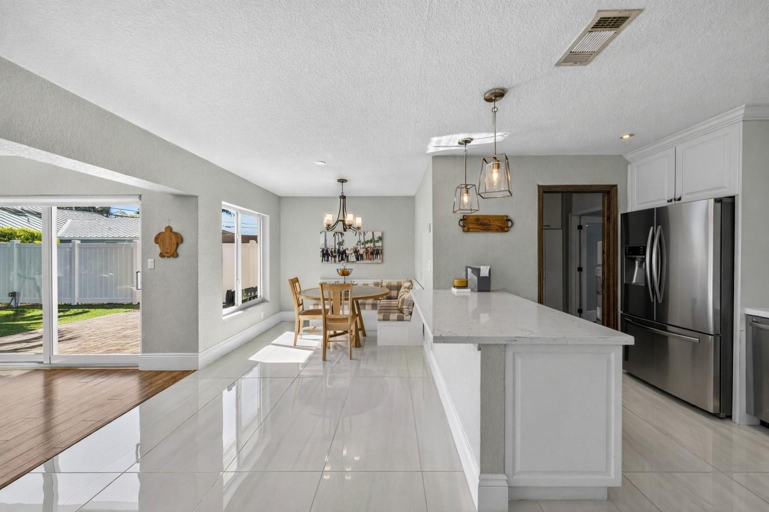 LIGHTHOUSE POINT ESTATES - Residential