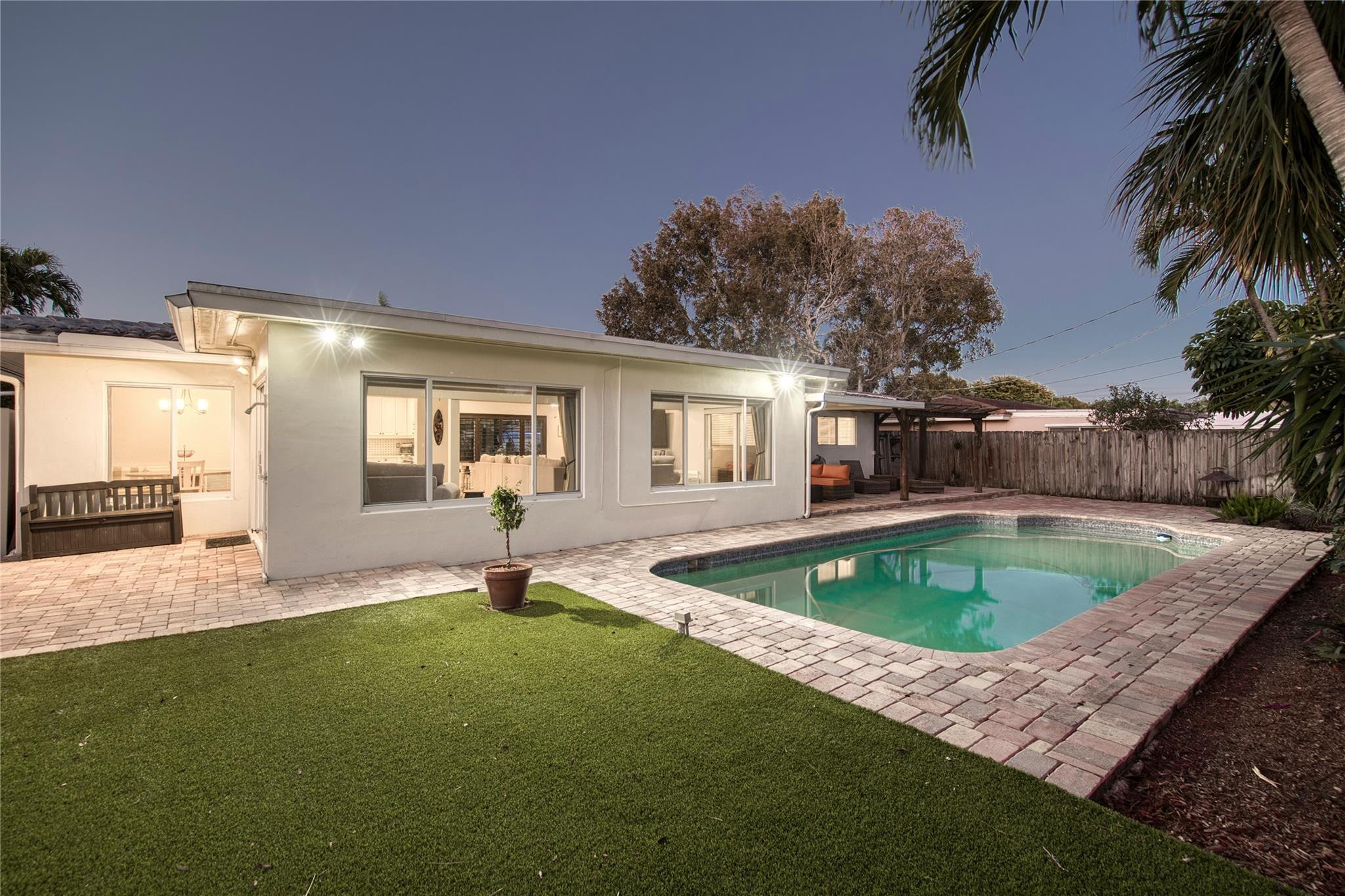 LIGHTHOUSE POINT ESTATES - Residential