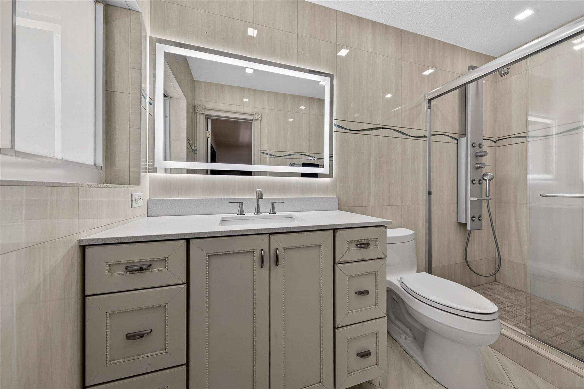 LIGHTHOUSE POINT ESTATES - Residential