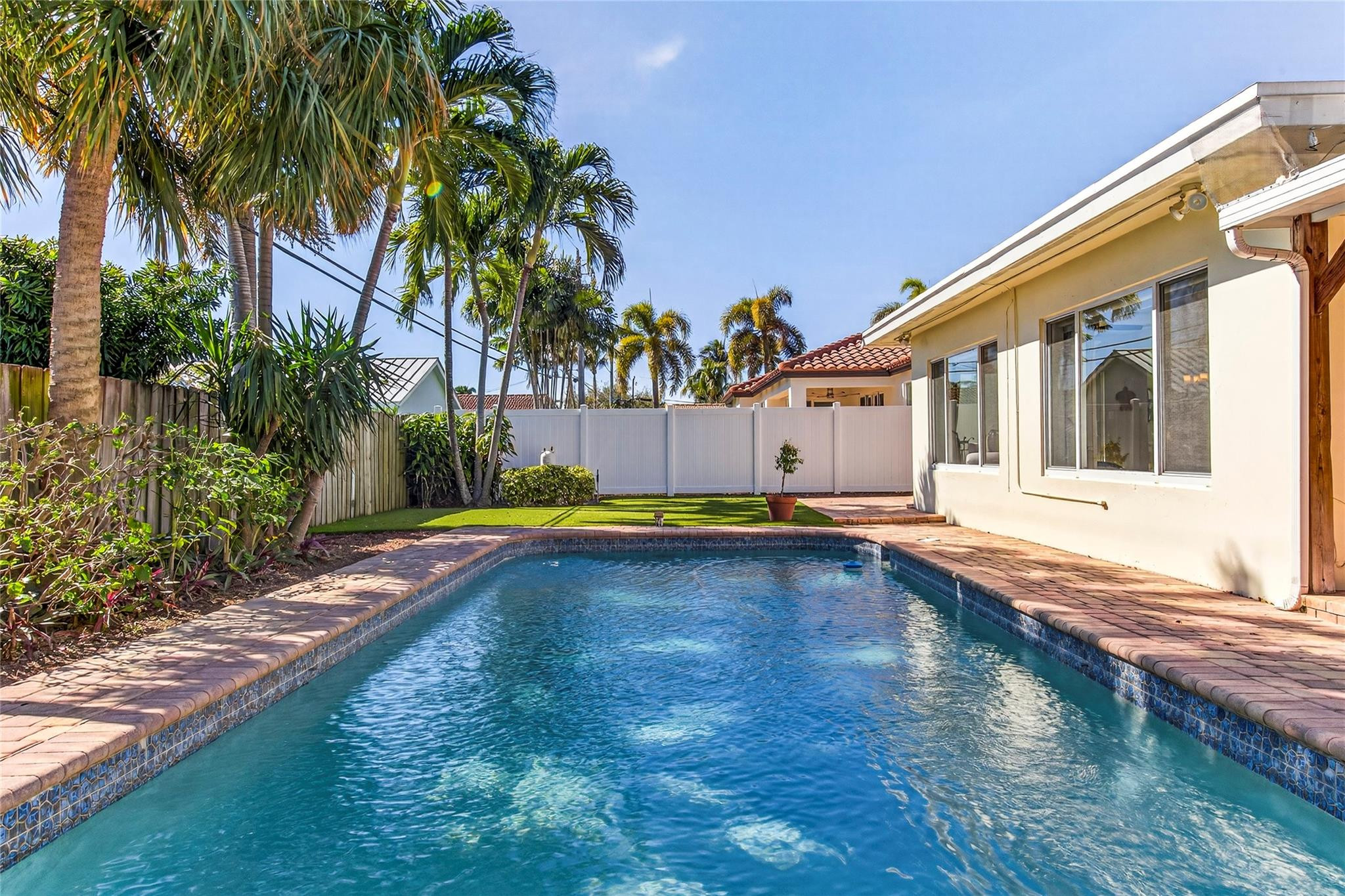 LIGHTHOUSE POINT ESTATES - Residential