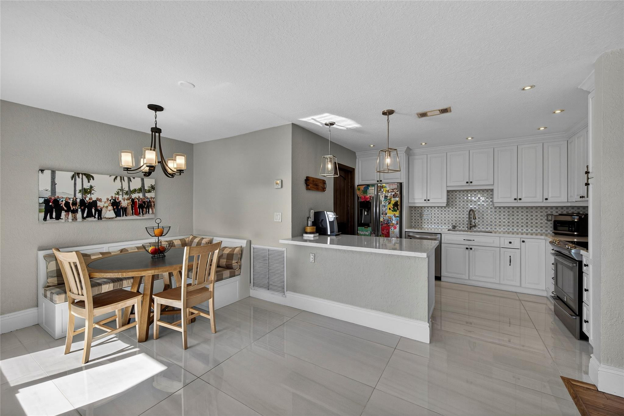 LIGHTHOUSE POINT ESTATES - Residential