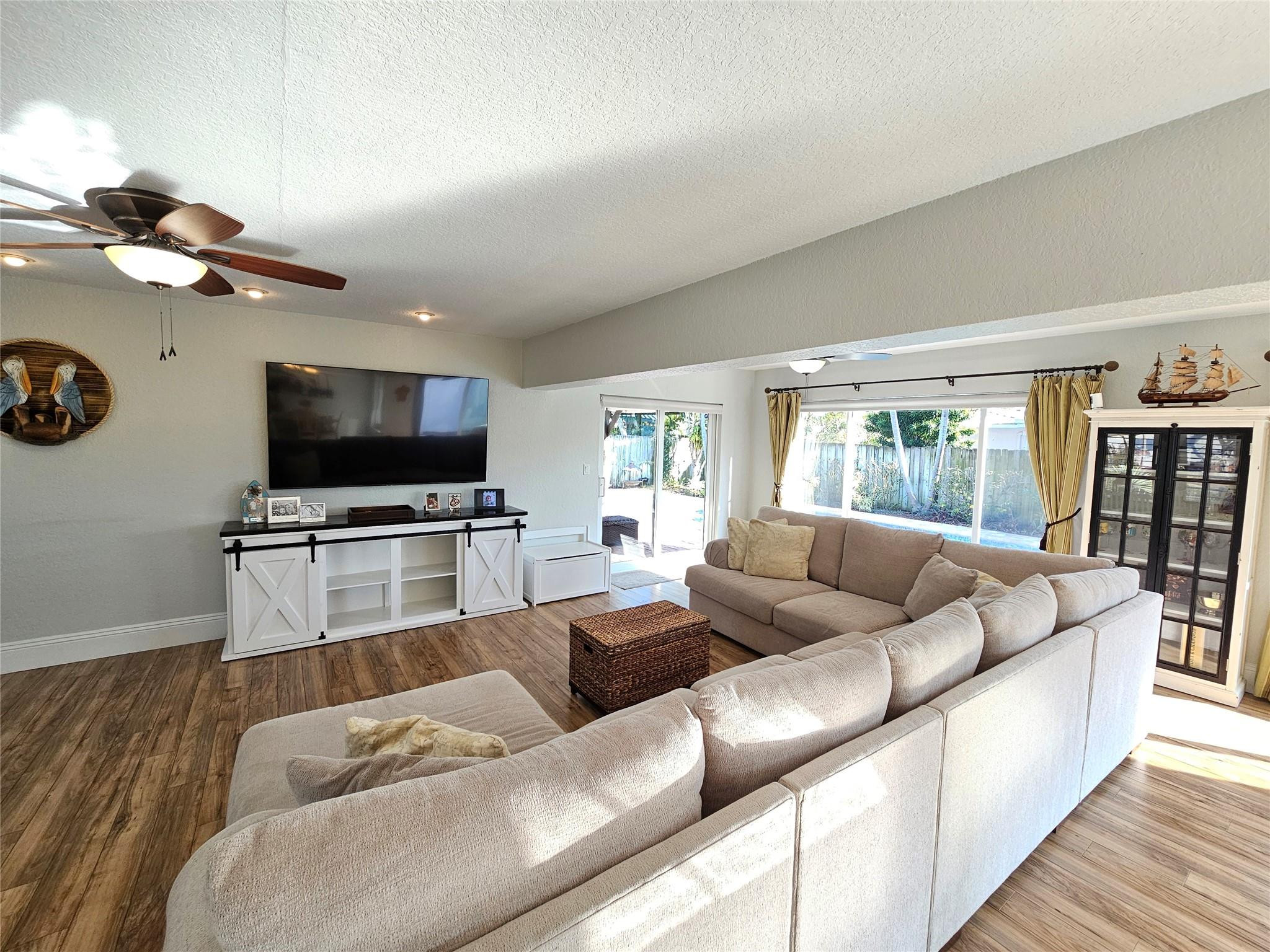 LIGHTHOUSE POINT ESTATES - Residential