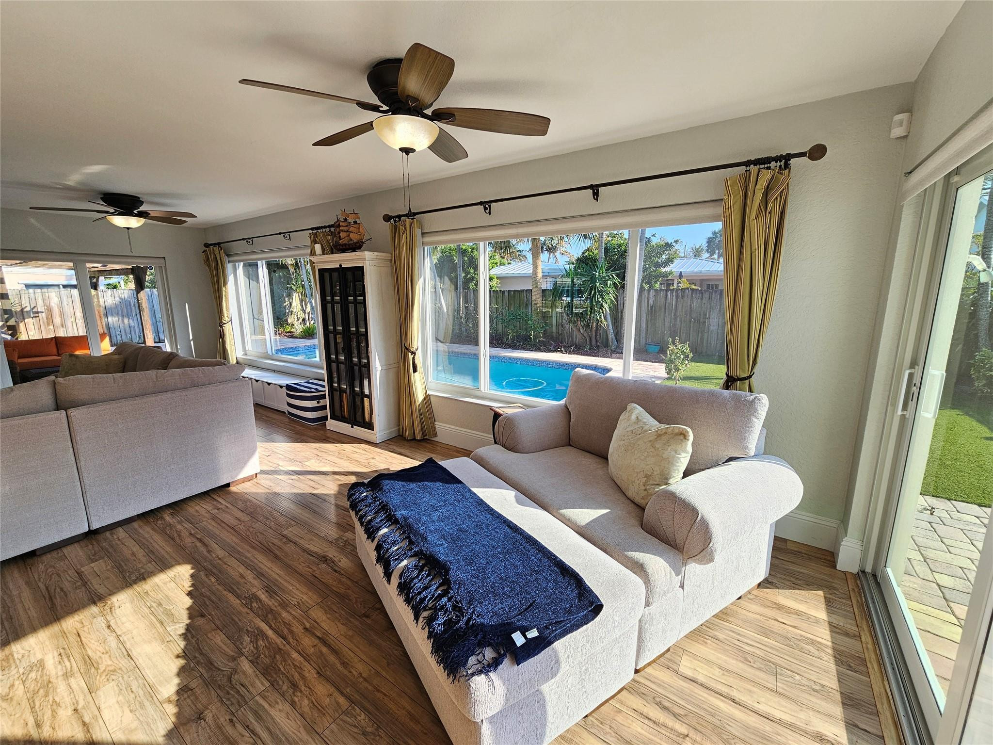 LIGHTHOUSE POINT ESTATES - Residential