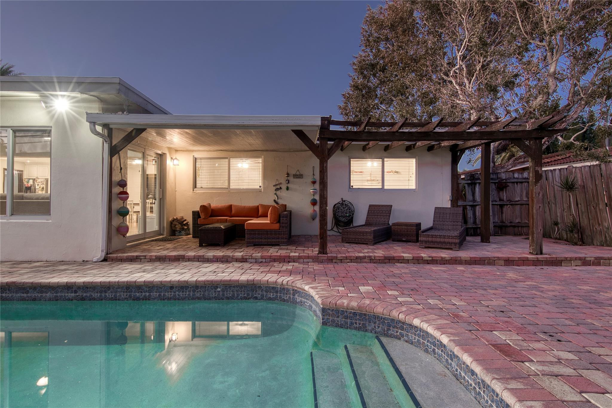 LIGHTHOUSE POINT ESTATES - Residential