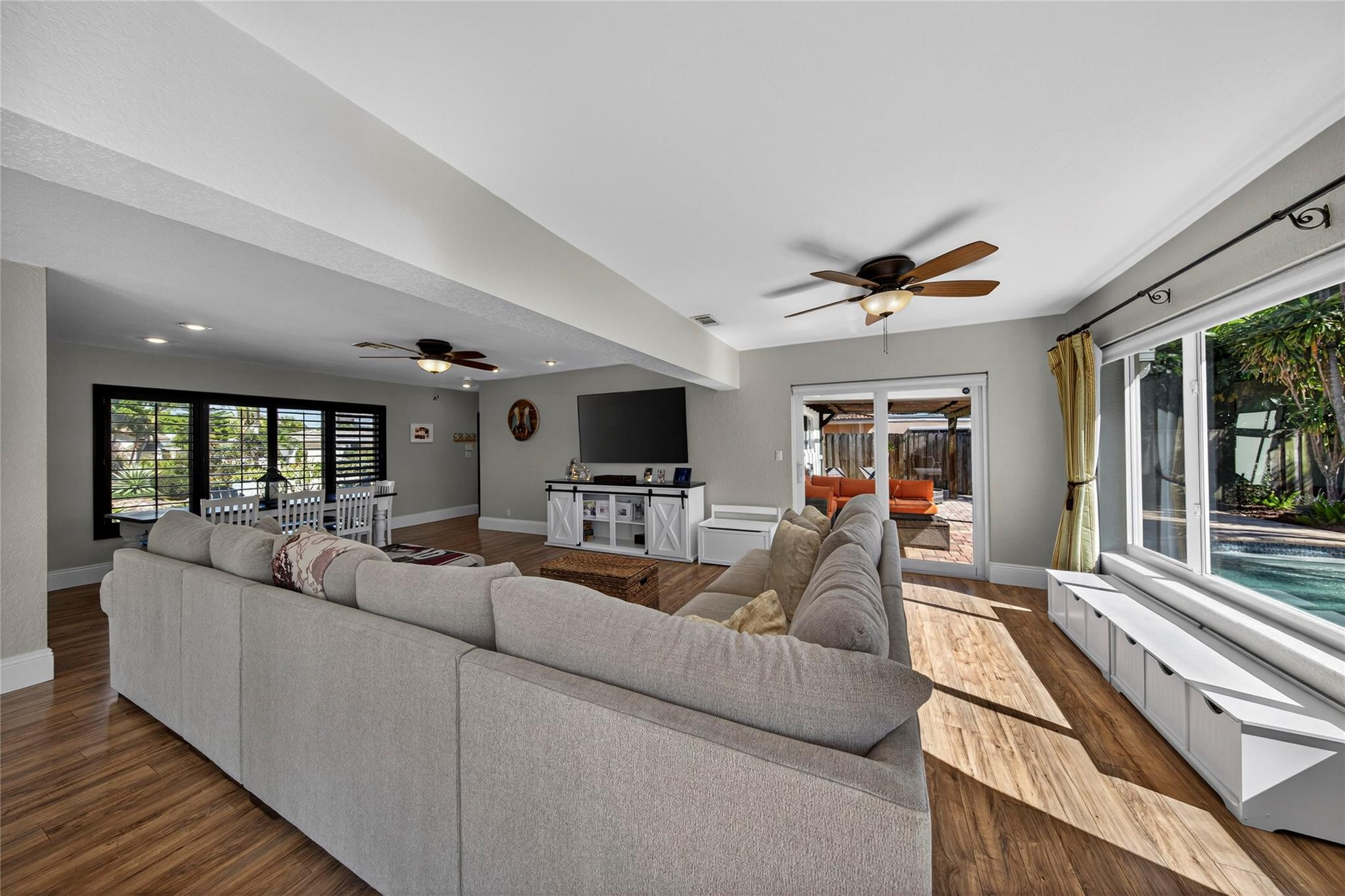 LIGHTHOUSE POINT ESTATES - Residential