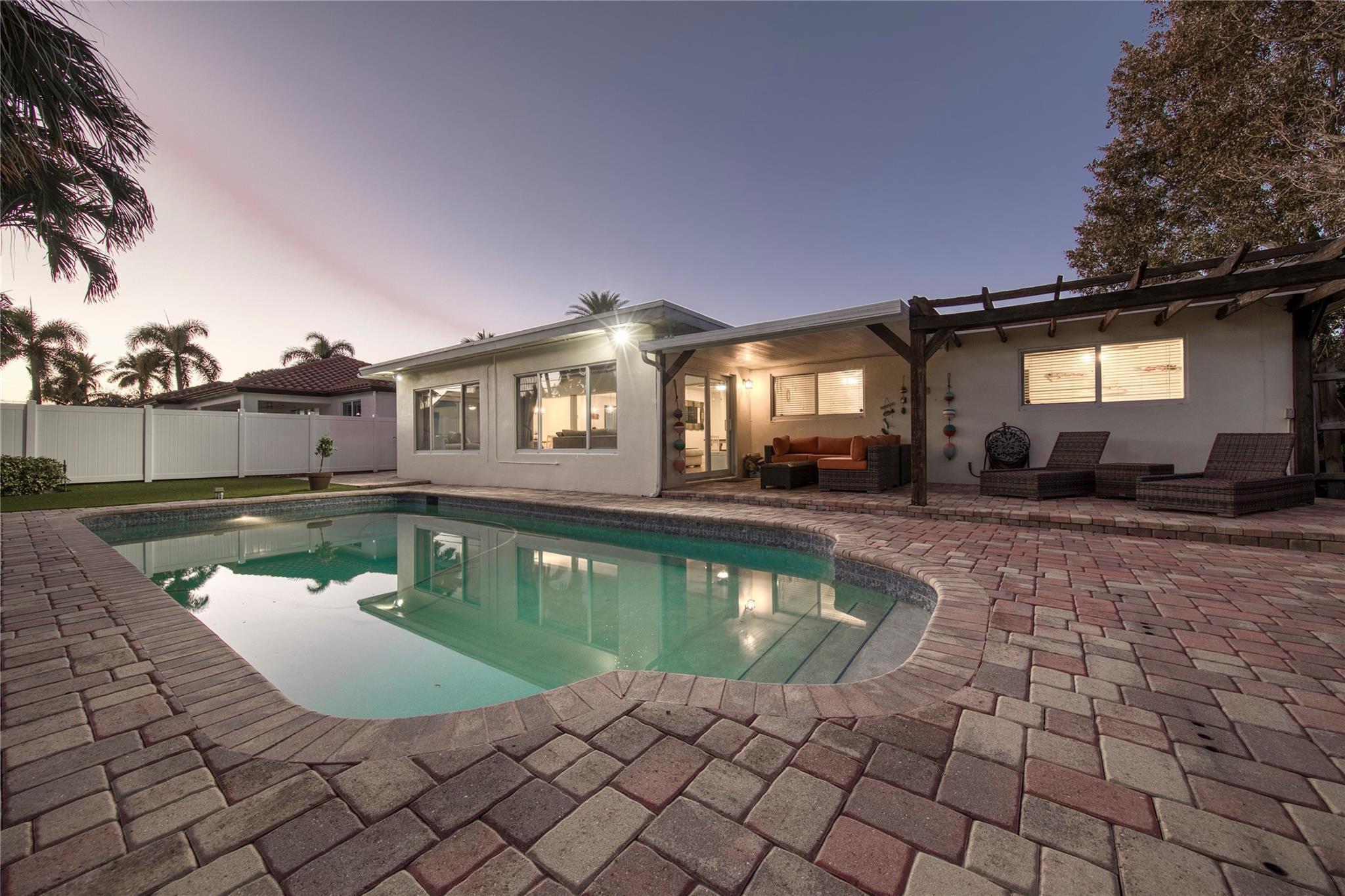 LIGHTHOUSE POINT ESTATES - Residential