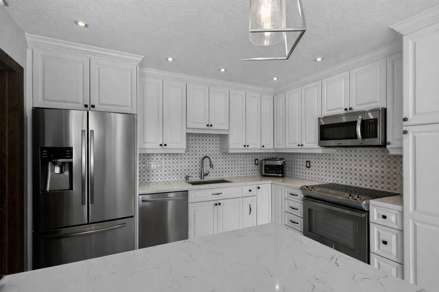 LIGHTHOUSE POINT ESTATES - Residential