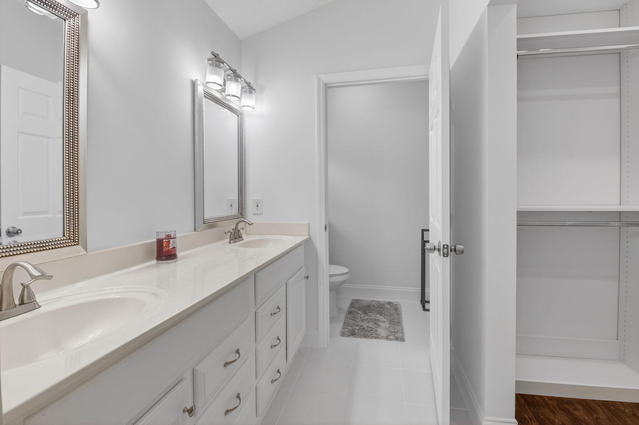 SAWGRASS LAKES HOMES - Residential