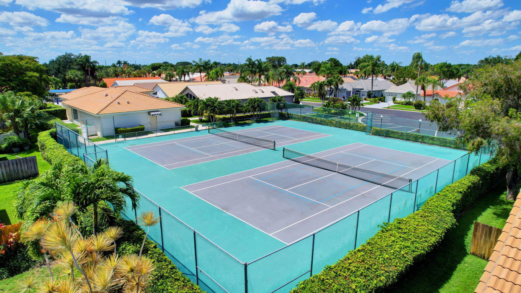 SAWGRASS LAKES HOMES - Residential