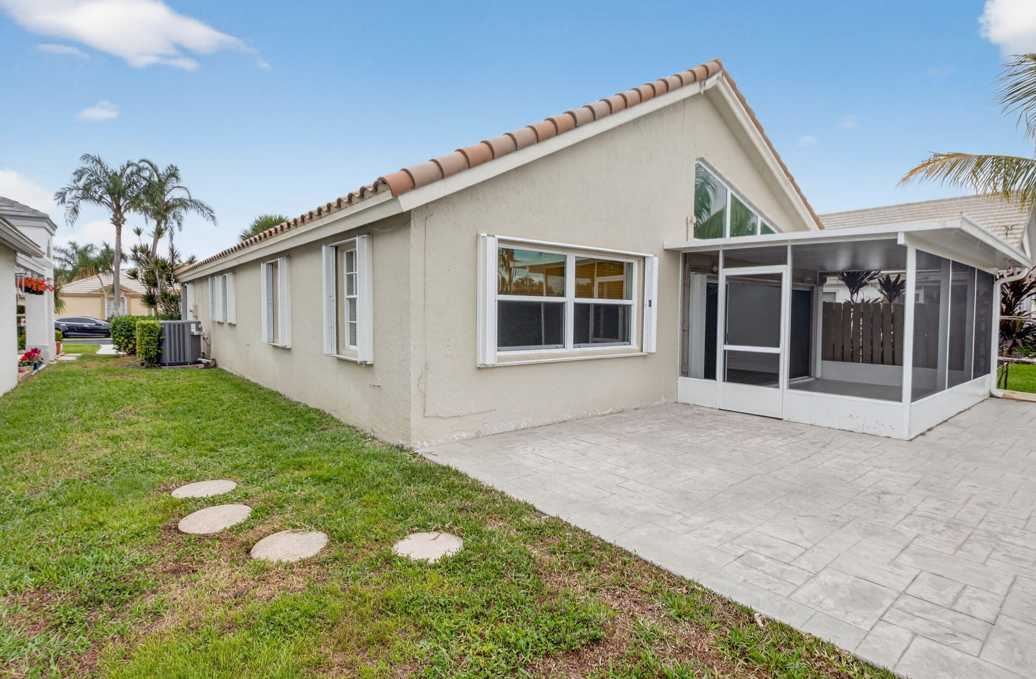 SAWGRASS LAKES HOMES - Residential