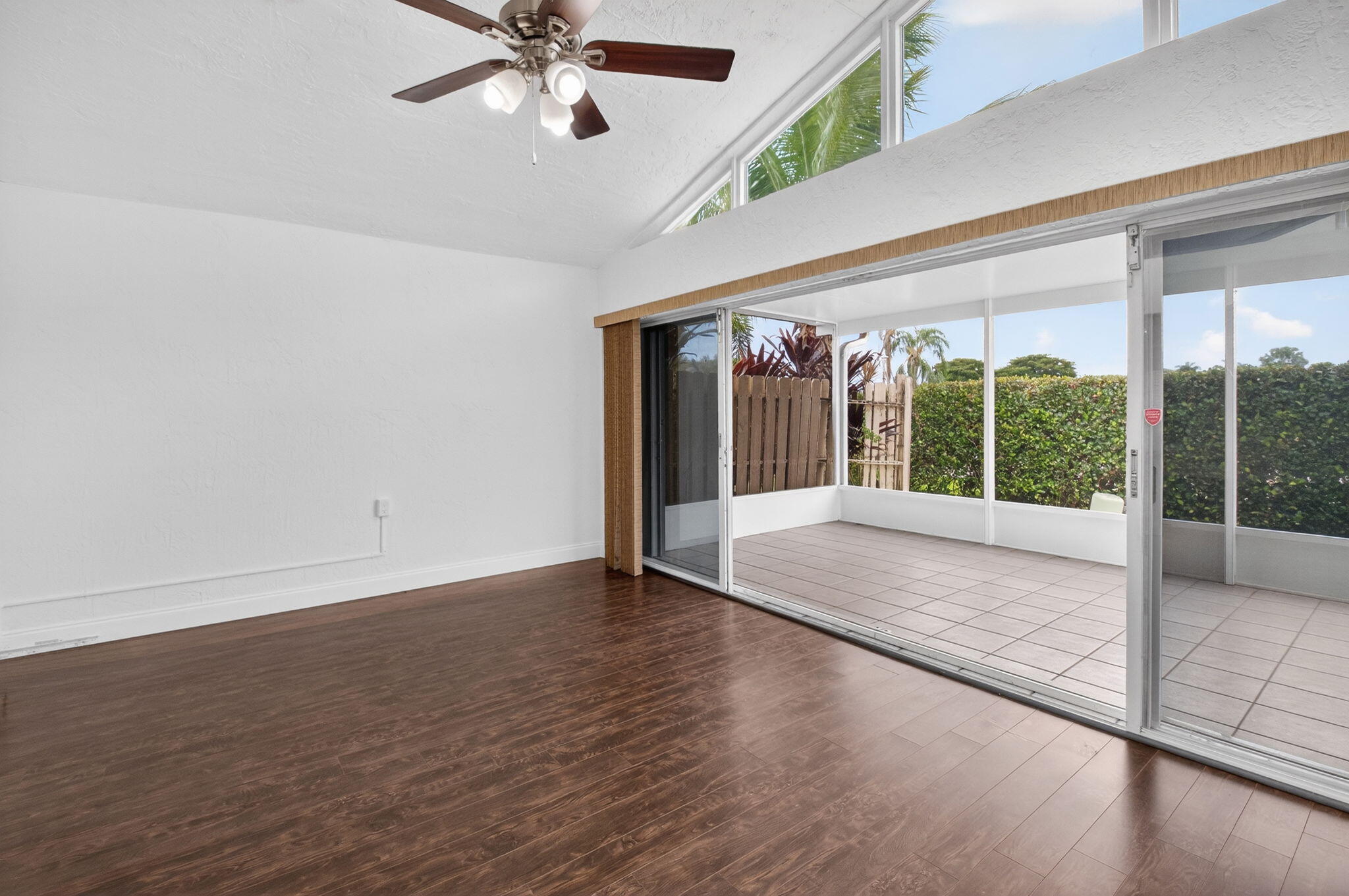 SAWGRASS LAKES HOMES - Residential