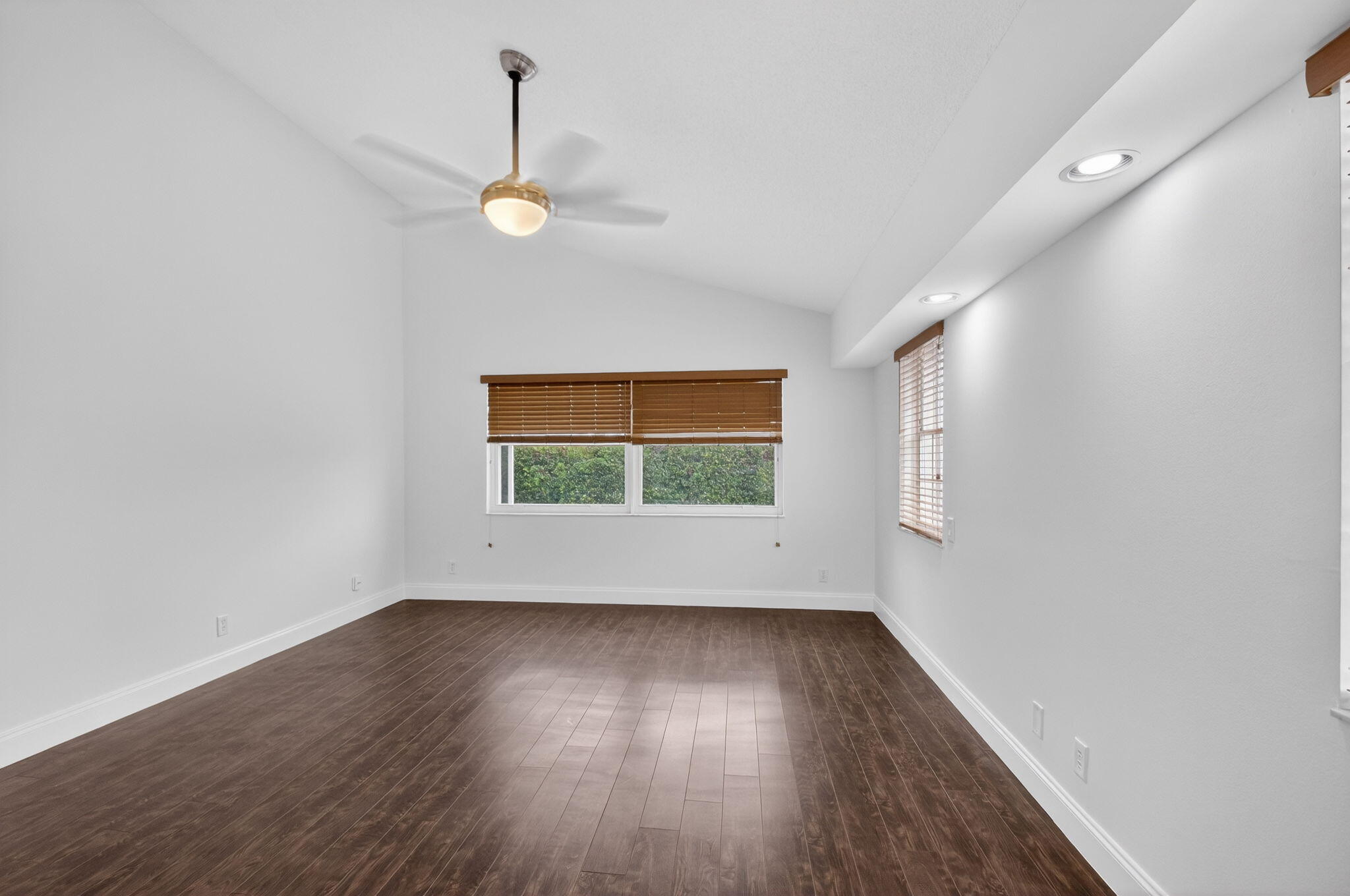 SAWGRASS LAKES HOMES - Residential